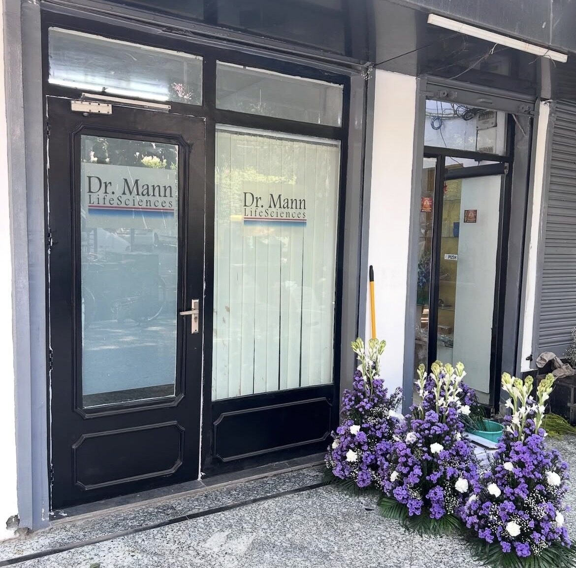 Clinic entrance, Vasant Vihar
